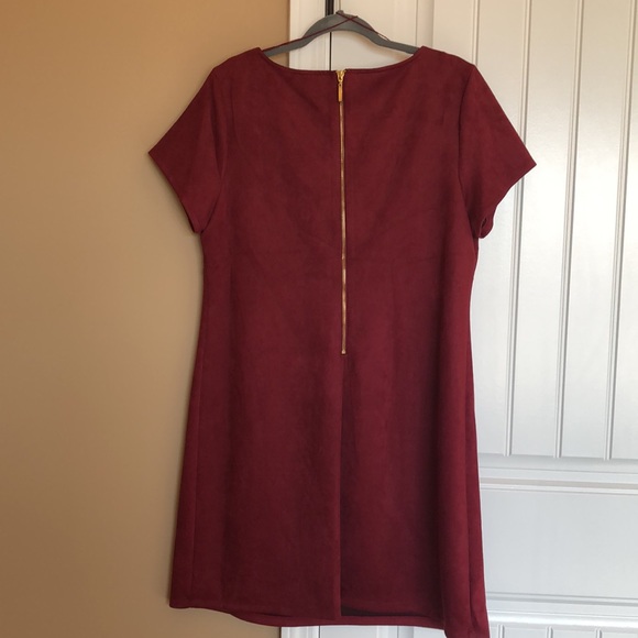 Ronni Nicole suede look short sleeve shift dress with gold back zipper; size 14 - Picture 4 of 8